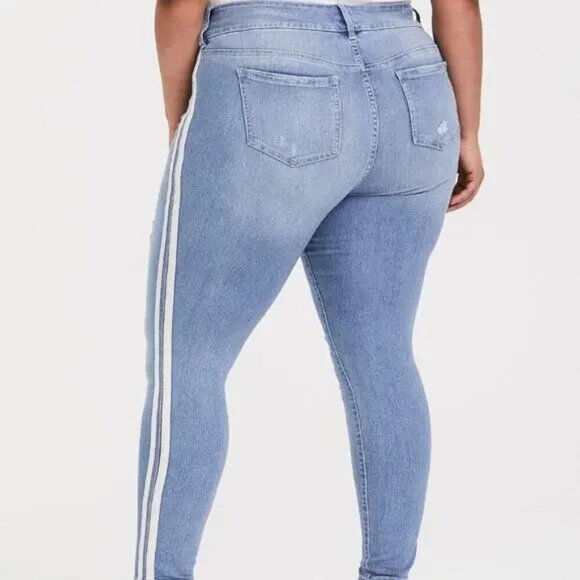 Torrid Side Stripe Jegging - Premium Stretch Light Wash in Size 22R (Regular) - Picture 7 of 16